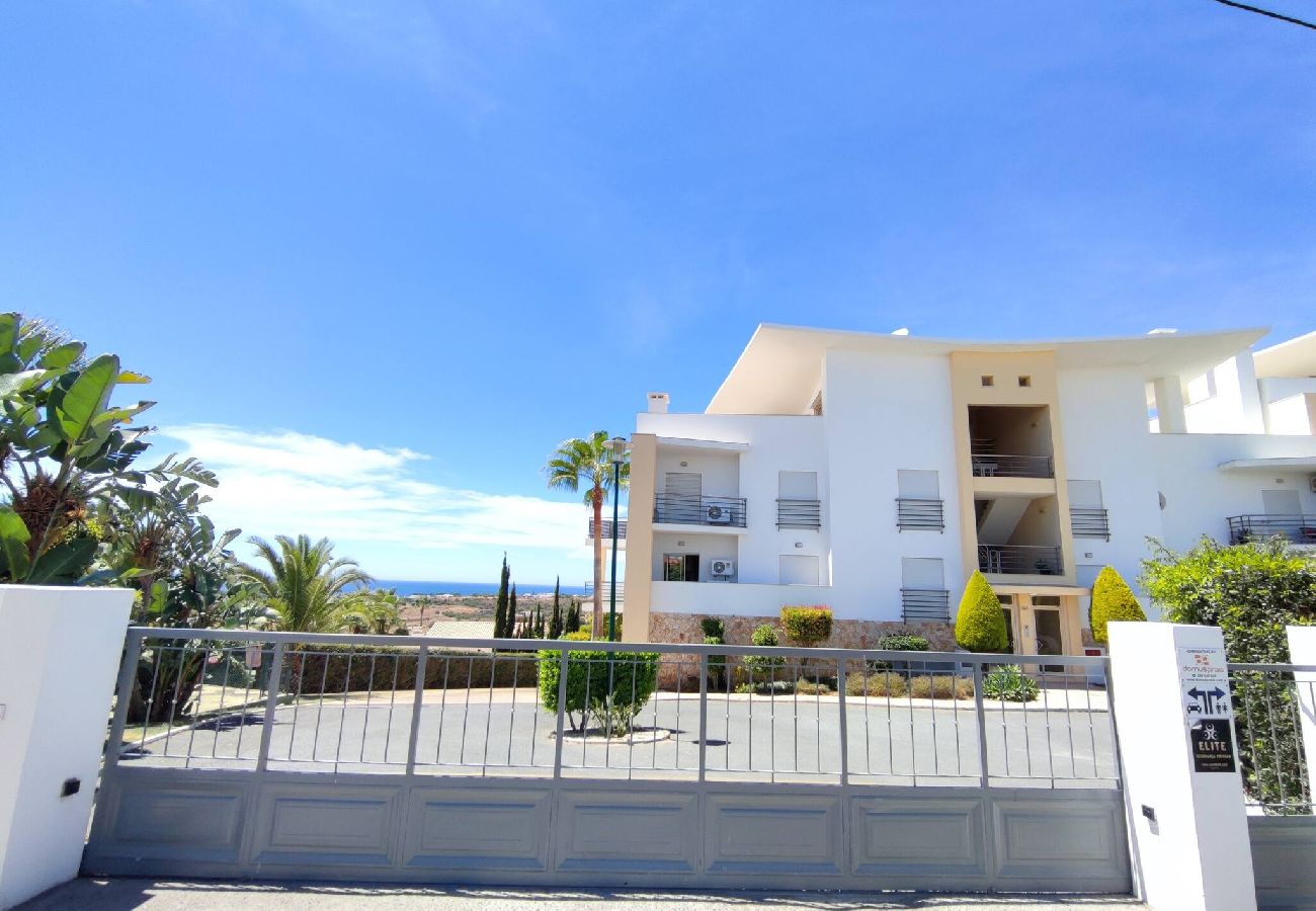 Ferienwohnung in Albufeira - Modern Ocean, Garden&Pool view Condo by BeCherish 