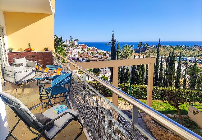 Ferienwohnung in Albufeira - Elegant Ocean-View Albufeira Apartment w/ Balcony & Pools
