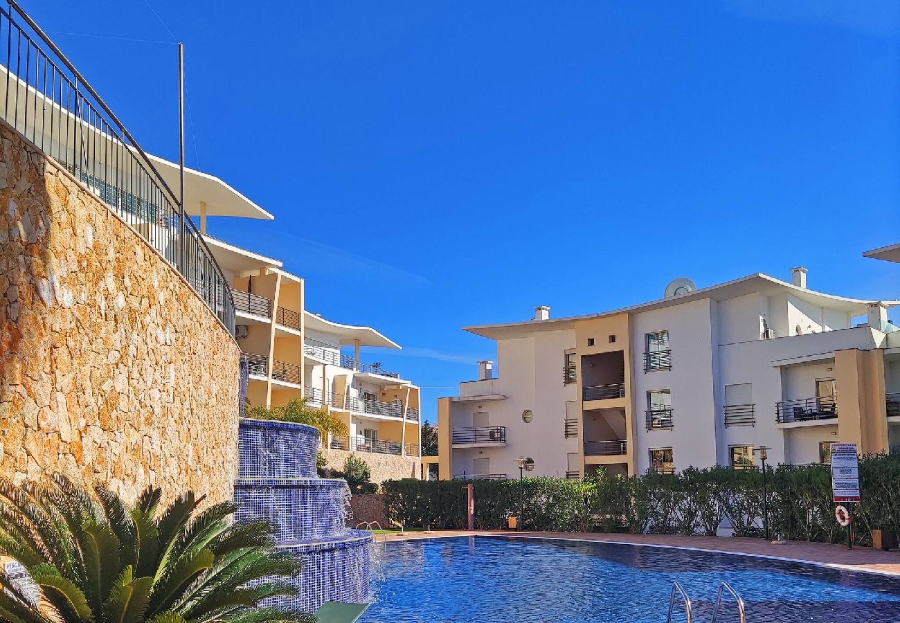 Ferienwohnung in Albufeira - Elegant Ocean-View Albufeira Apartment w/ Balcony & Pools