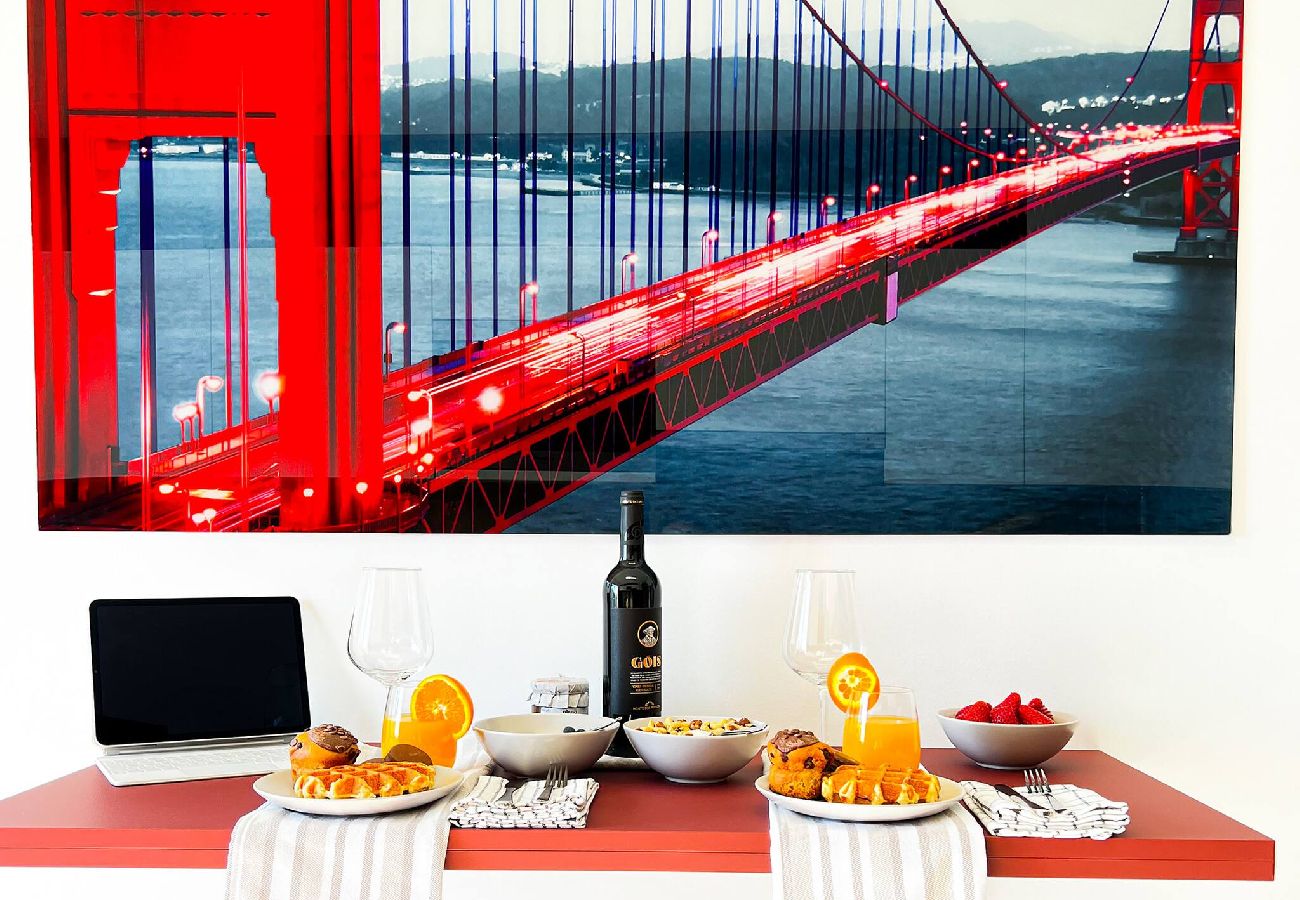 Ferienwohnung in Albufeira - Elegant Ocean-View Albufeira Apartment w/ Balcony & Pools