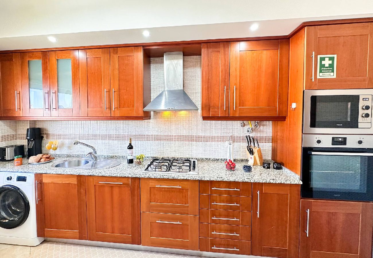 Ferienwohnung in Albufeira - Golden Palm Condo by BeCherish