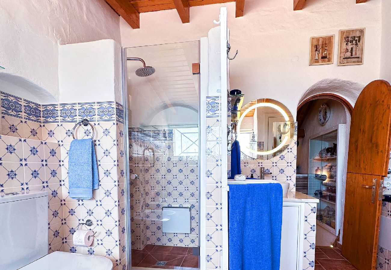 Ferienhaus in Albufeira - Charming AlgarvianOceanfront Townhouse by BeCherish