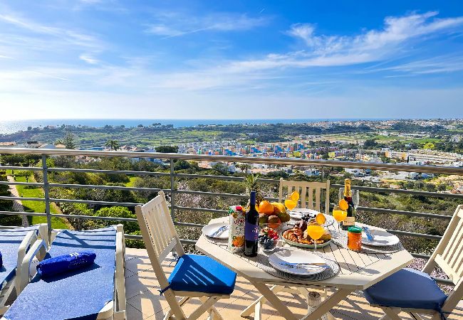 Ferienwohnung in Albufeira - Gloaming Atlantic Ocean View Condo by Be Cherish