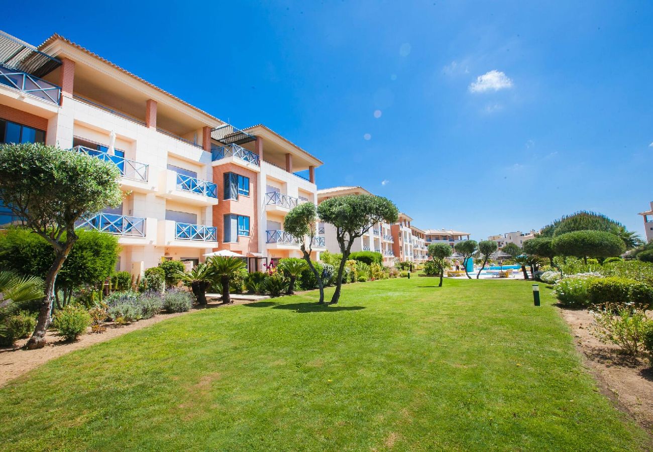 Ferienwohnung in Albufeira - Fabulous Sunny Pool&Garden Condo by BeCherish