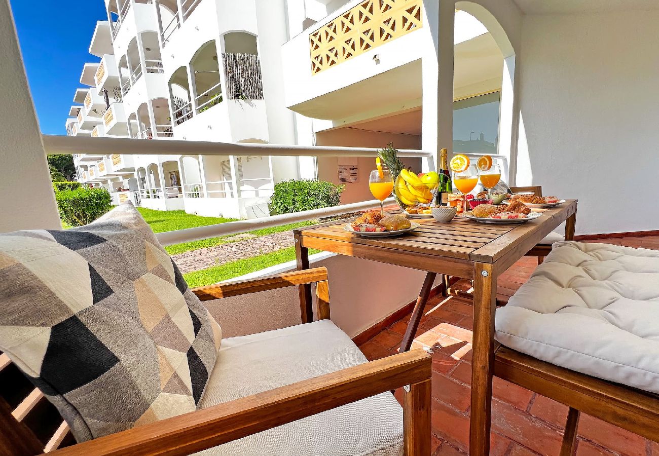 Ferienwohnung in Albufeira - Oura Modern Poolside Condo by BeCherish