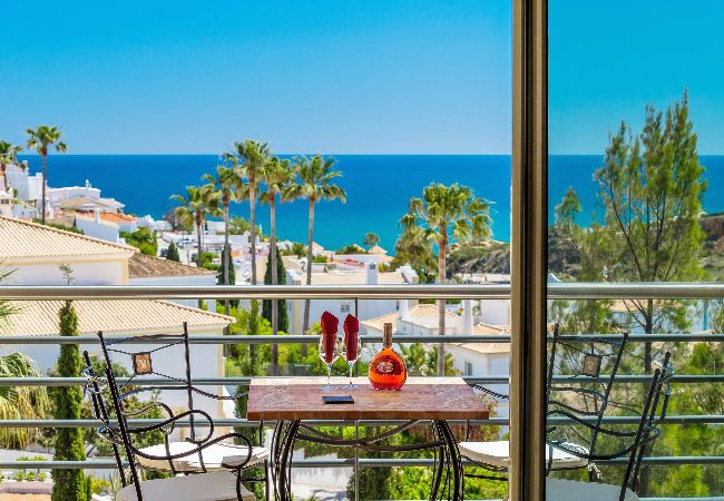 Ferienwohnung in Albufeira - Luxus T2 mit Pool & Meerblick by BeCherish