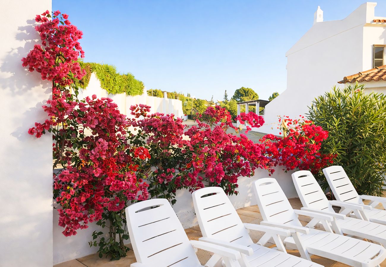 Doppelhaushälfte in Albufeira - House w/ Pool - 5min Walk to Alemães Beach by BeCherish