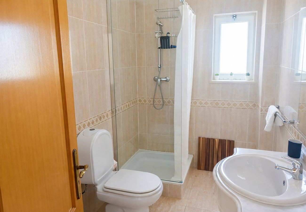 Doppelhaushälfte in Albufeira - House w/ Pool - 5min Walk to Alemães Beach by BeCherish