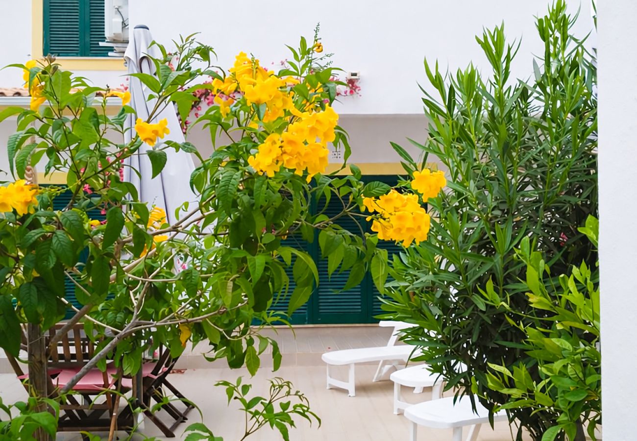 Doppelhaushälfte in Albufeira - House w/ Pool - 5min Walk to Alemães Beach by BeCherish