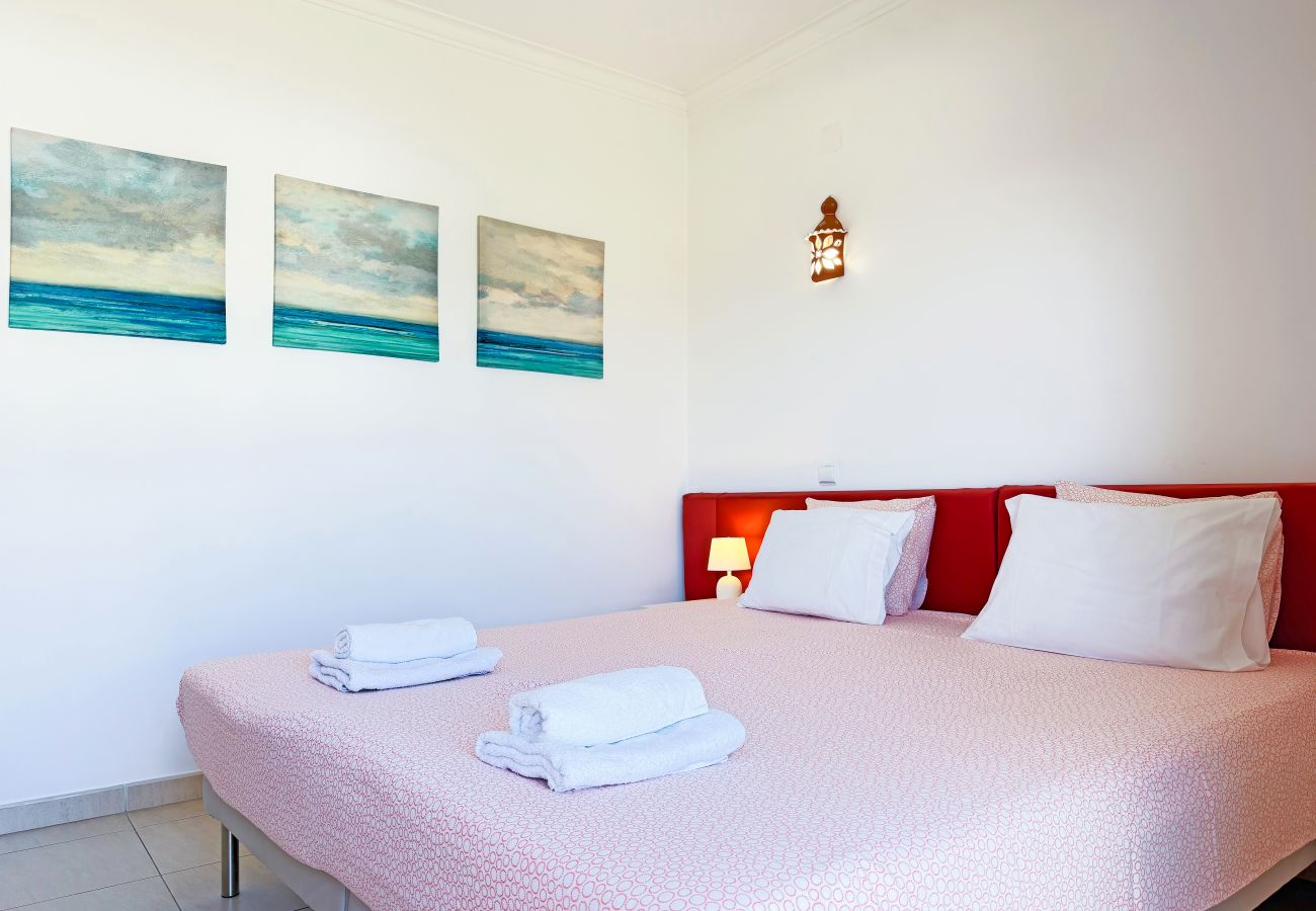 Doppelhaushälfte in Albufeira - House w/ Pool - 5min Walk to Alemães Beach by BeCherish