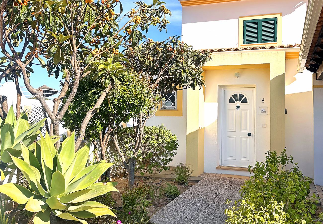 Doppelhaushälfte in Albufeira - House w/ Pool - 5min Walk to Alemães Beach by BeCherish