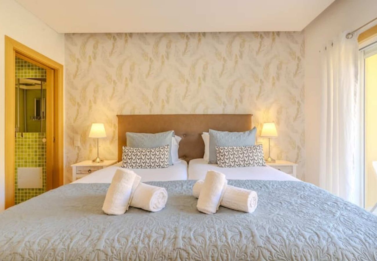 Ferienwohnung in Albufeira - Garden Hill Haven Old Town & Sea View by BeCherish 