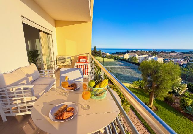 Ferienwohnung in Albufeira - OceanView Paradise with Pool and Tennis Court