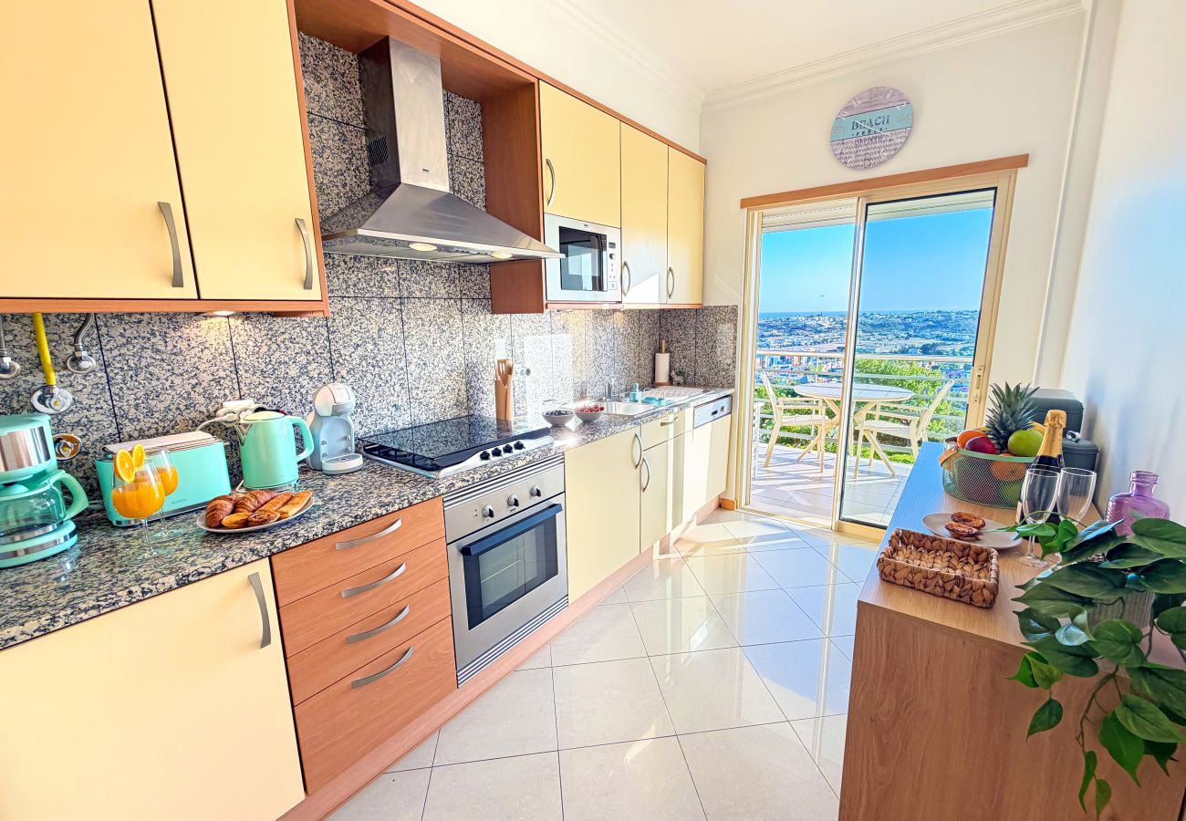 Ferienwohnung in Albufeira - OceanView Paradise with Pool and Tennis Court