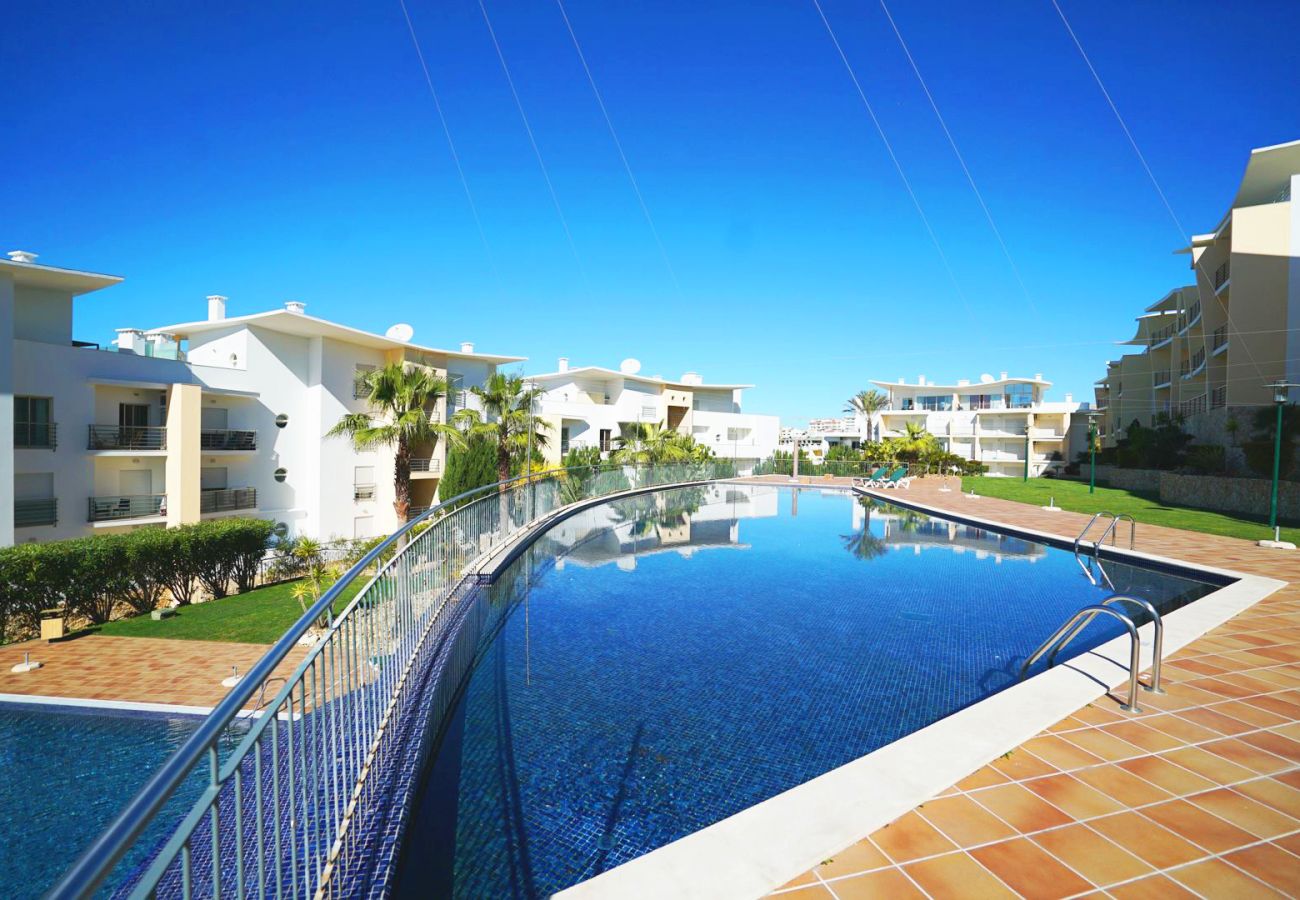 Ferienwohnung in Albufeira - OceanView Paradise with Pool and Tennis Court