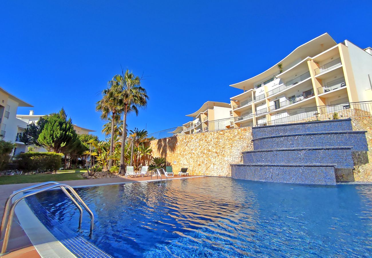 Ferienwohnung in Albufeira - OceanView Paradise with Pool and Tennis Court