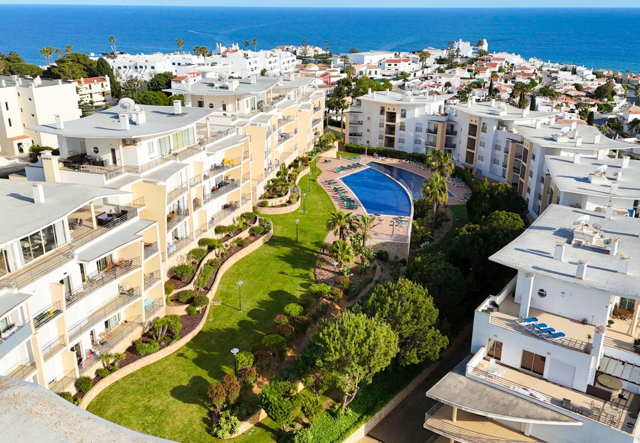 Ferienwohnung in Albufeira - OceanView Paradise with Pool and Tennis Court