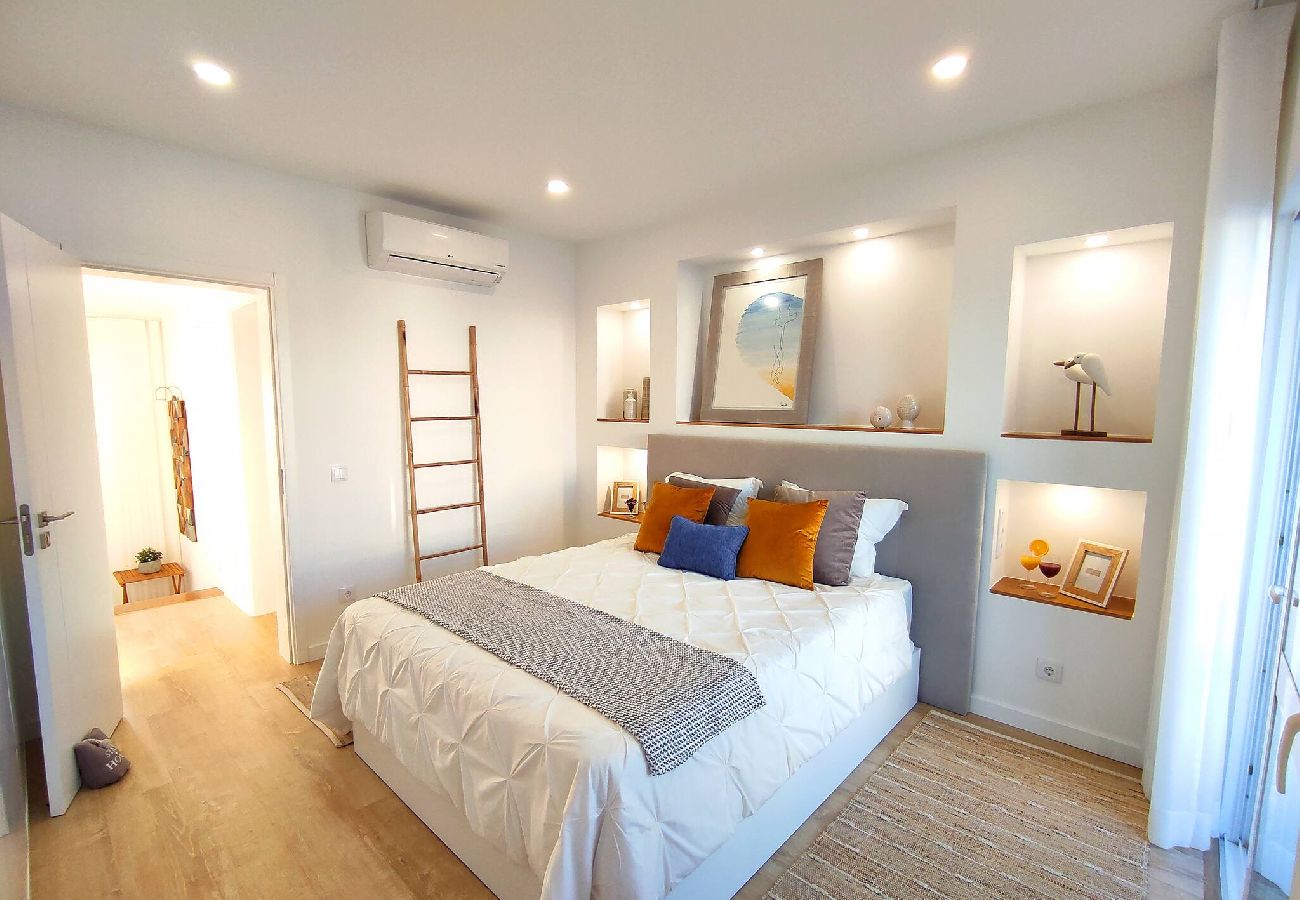 Apartamento en Albufeira - Charming Algarve Townhouse w/Terraces, Pool &View