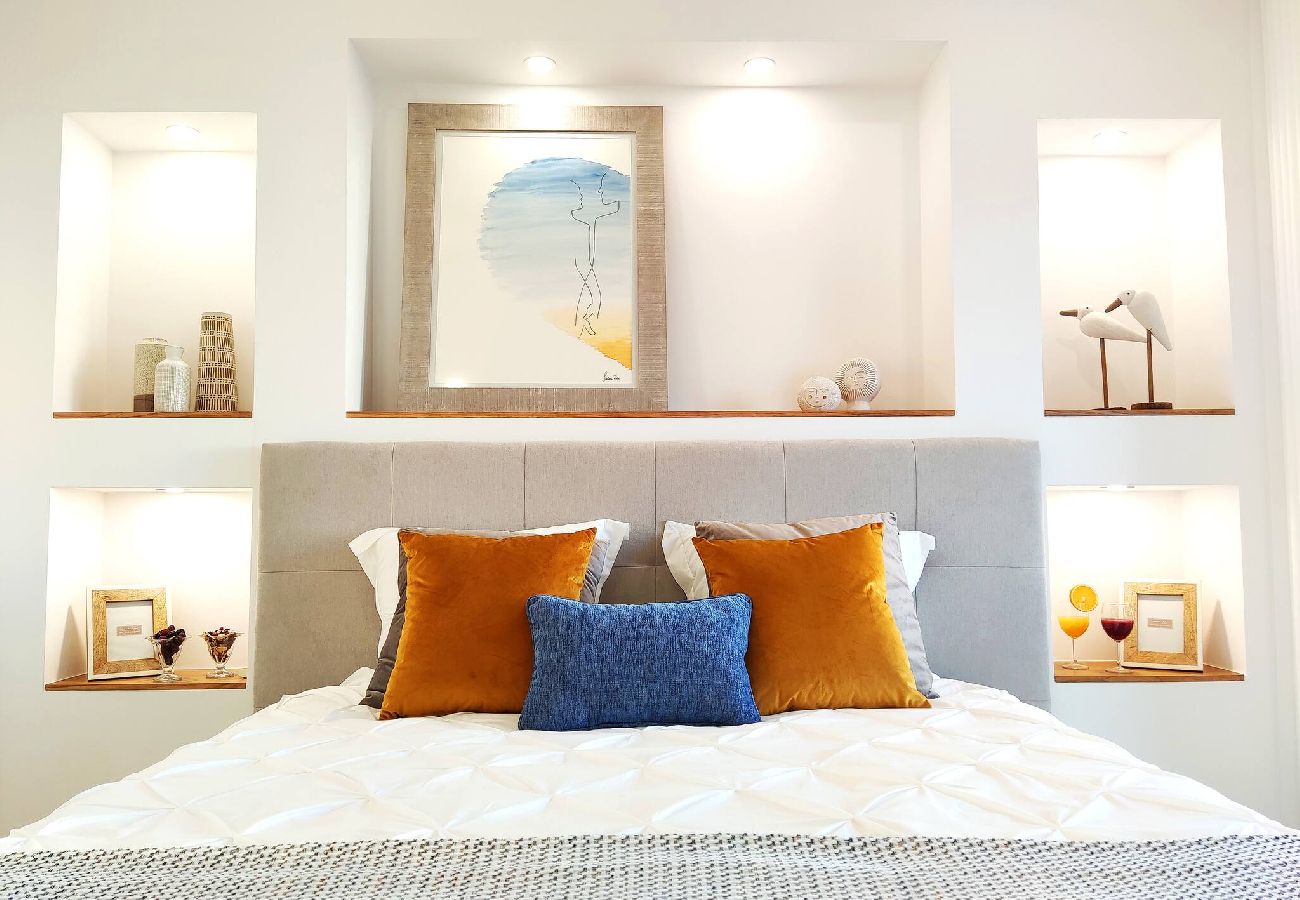 Apartamento en Albufeira - Charming Algarve Townhouse w/Terraces, Pool &View