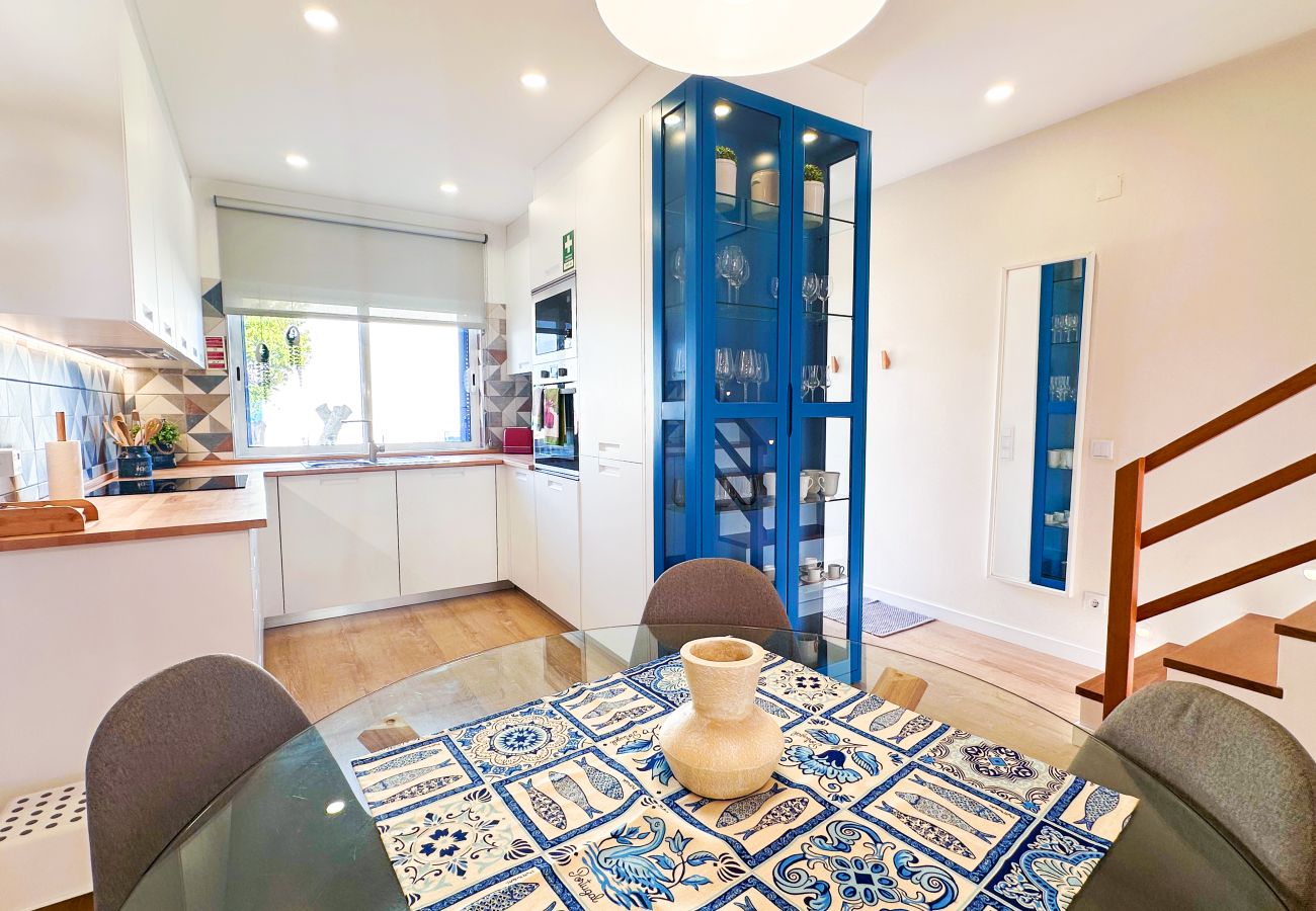 Apartamento en Albufeira - Charming Algarve Townhouse w/Terraces, Pool &View