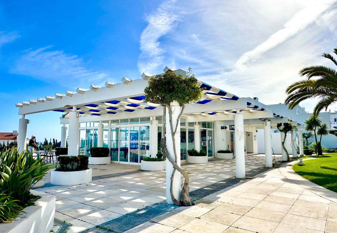 Apartamento en Albufeira - Charming Algarve Townhouse w/Terraces, Pool &View