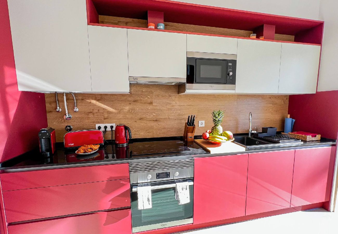 Apartamento en Albufeira - Elegant Ocean-View Albufeira Apartment w/ Balcony & Pools