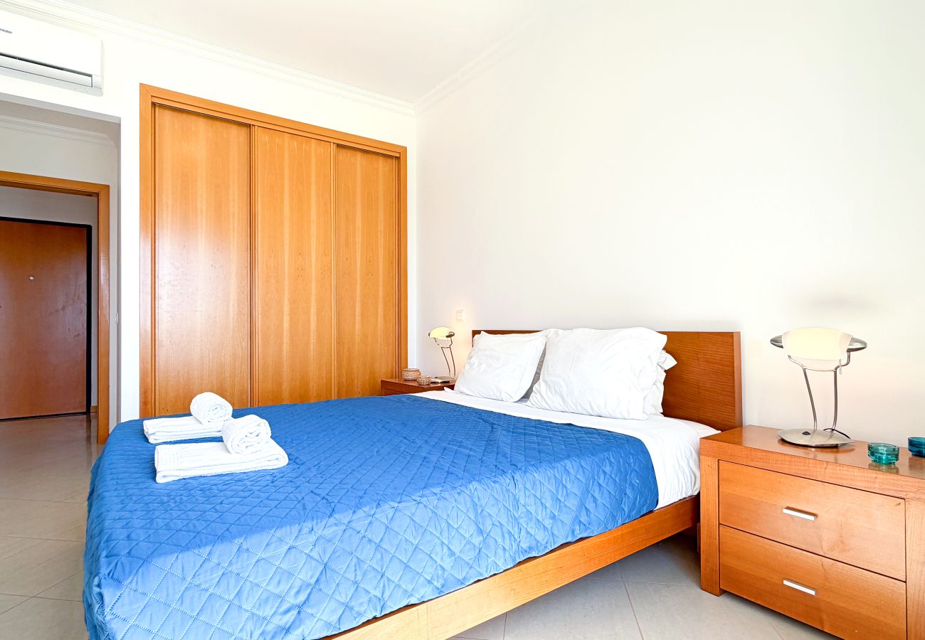 Apartamento en Albufeira - Blue Sky Condo with Ocean&Pool view by Be Cherish