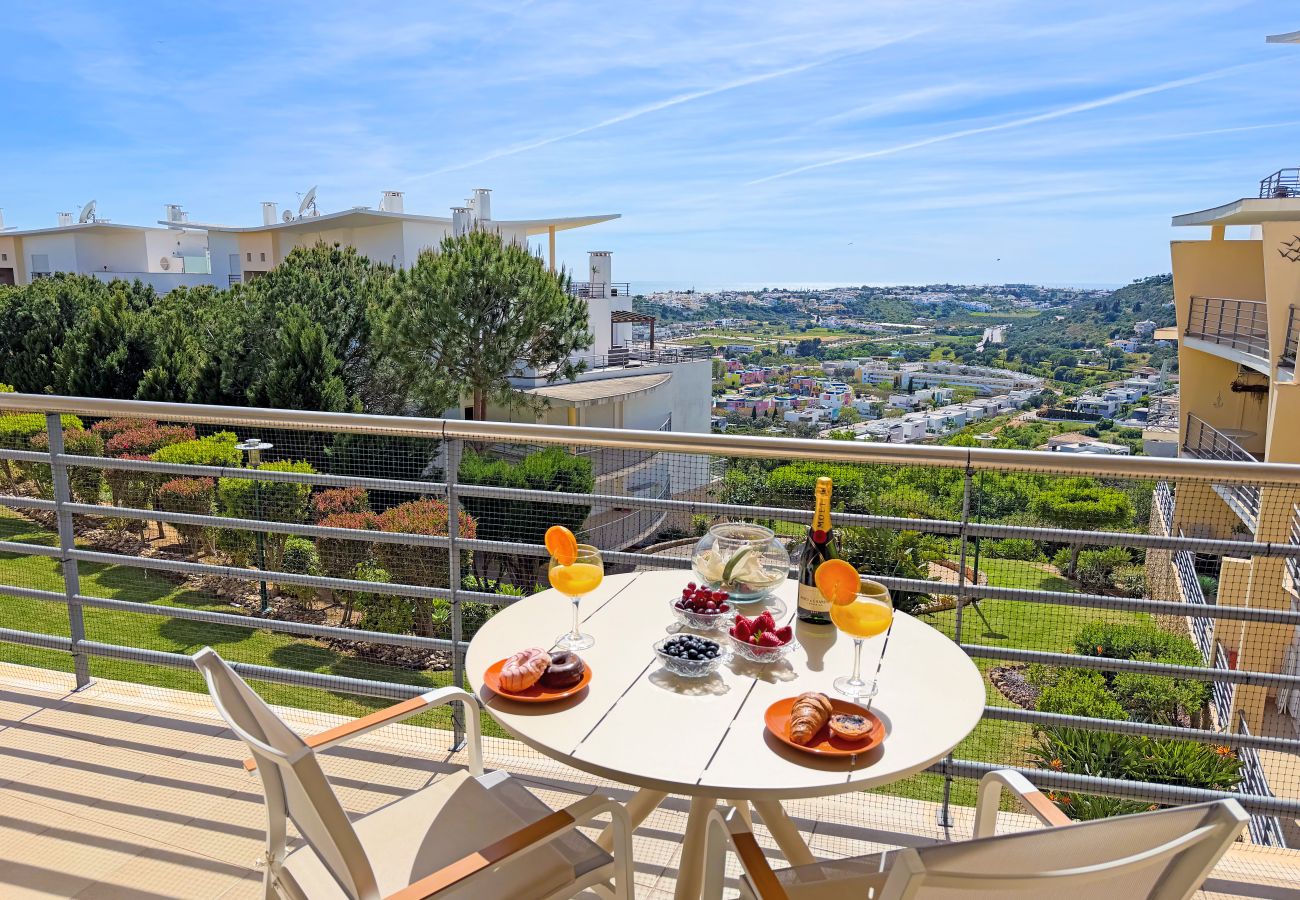 Apartamento en Albufeira - Blue Sky Condo with Ocean&Pool view by Be Cherish