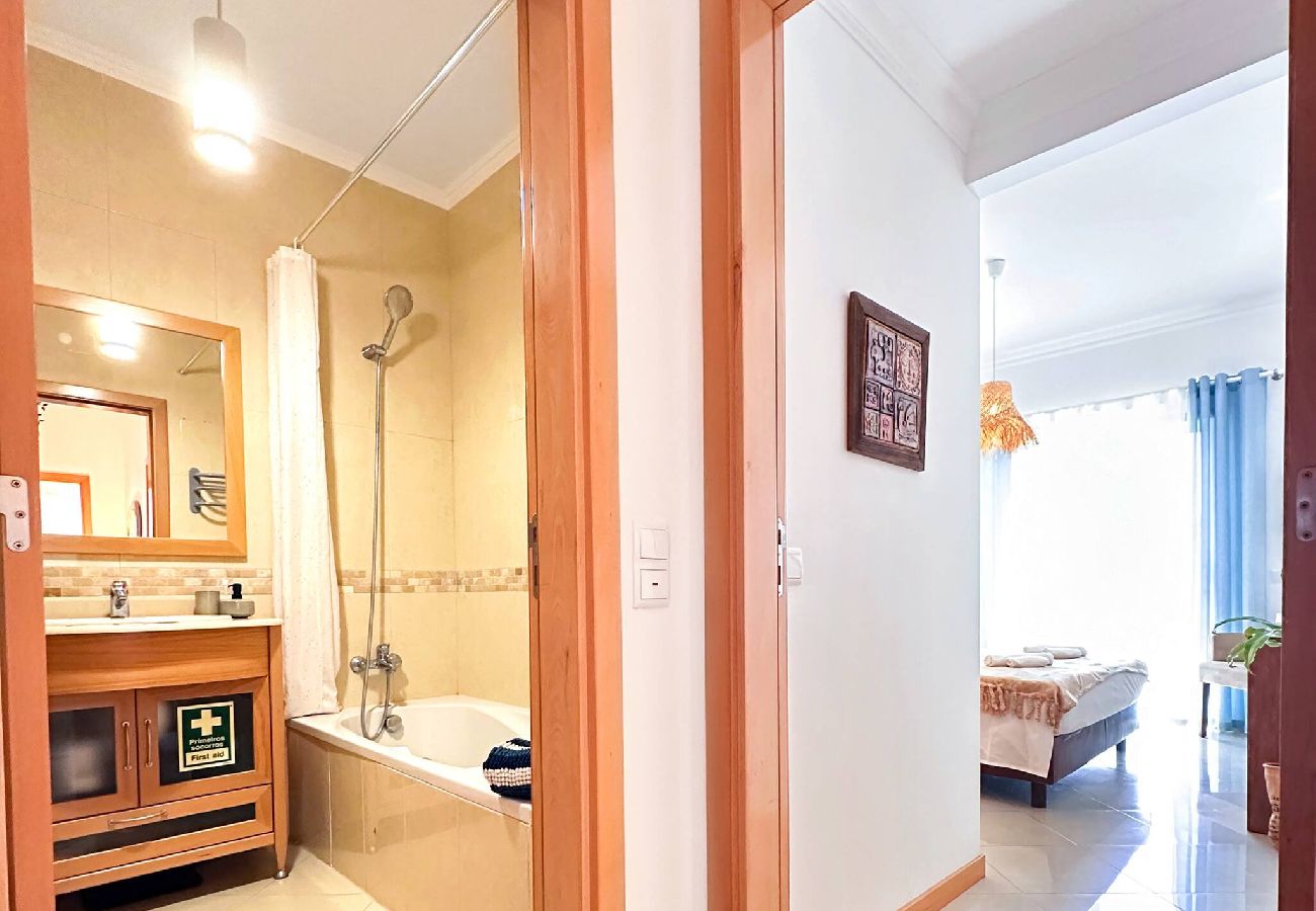 Apartamento en Albufeira - Azure Heaven by BeCherish