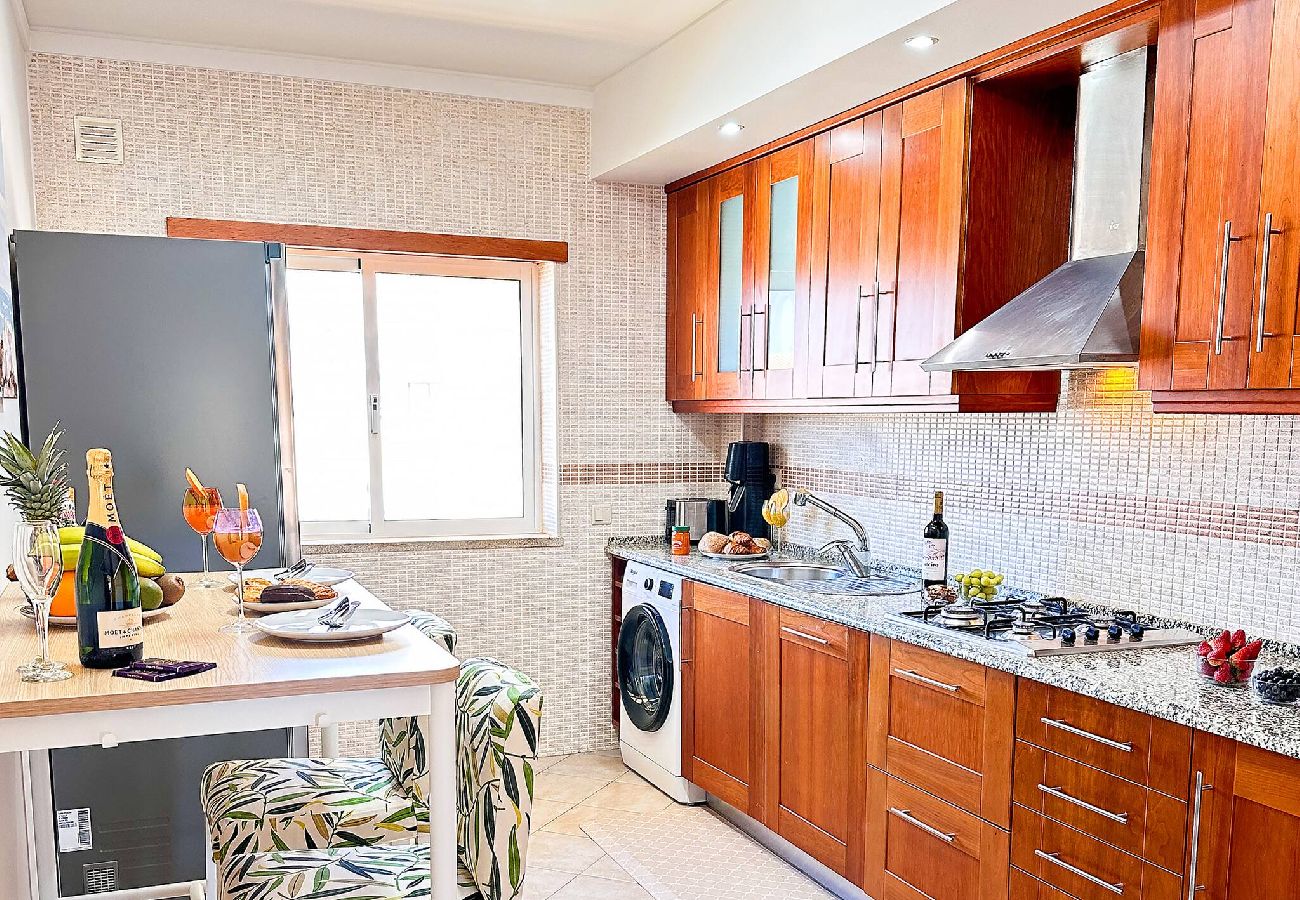 Apartamento en Albufeira - Golden Palm Condo by BeCherish