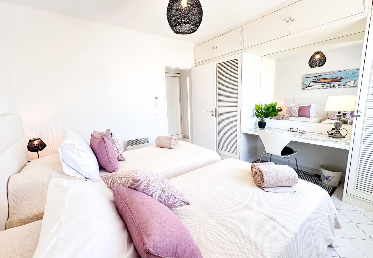 Apartamento en Albufeira - Stunning Sunrise&Sunset Rooftop Condo by BeCherish
