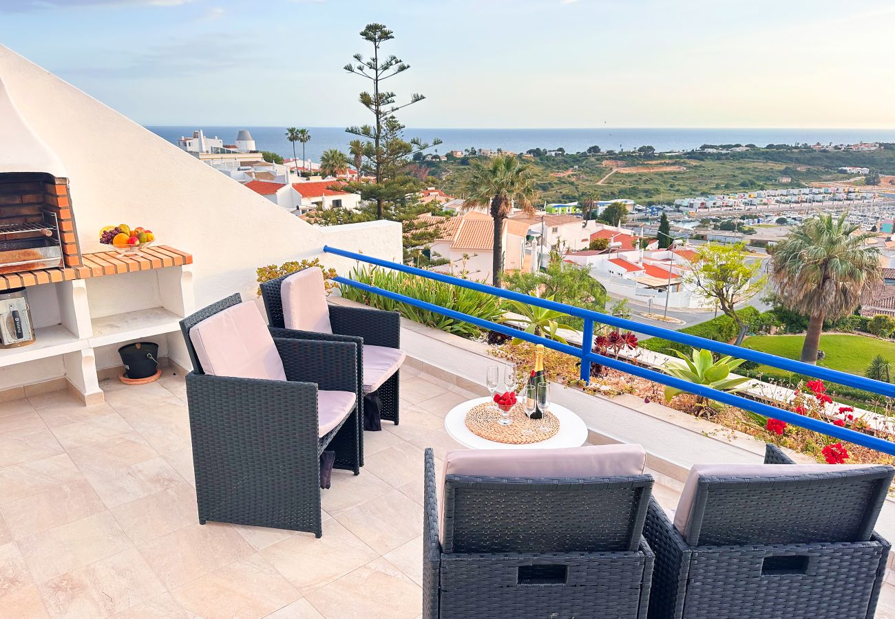 Apartamento en Albufeira - Stunning Sunrise&Sunset Rooftop Condo by BeCherish
