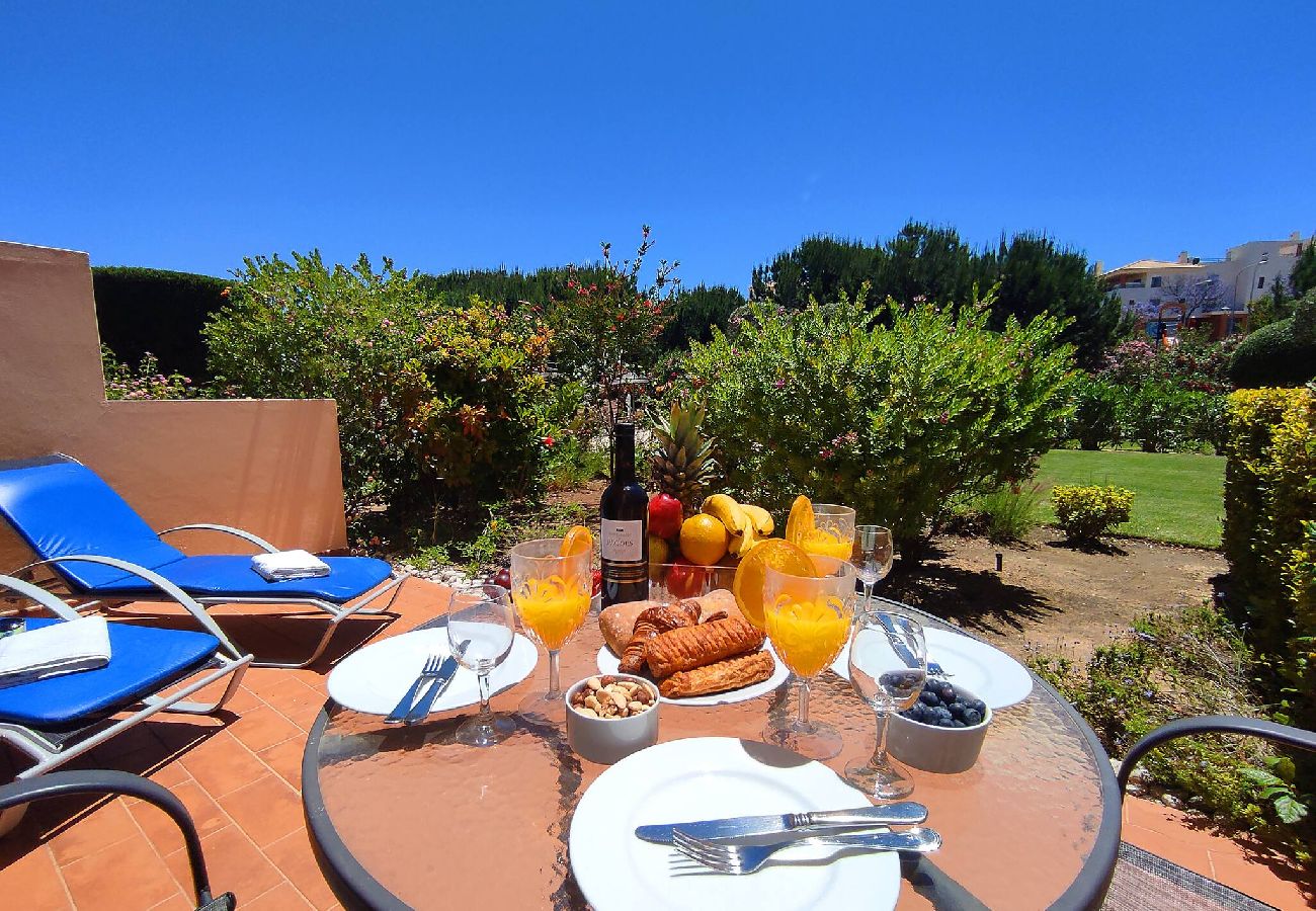 Apartamento en Albufeira - Fabulous Sunny Pool&Garden Condo by BeCherish