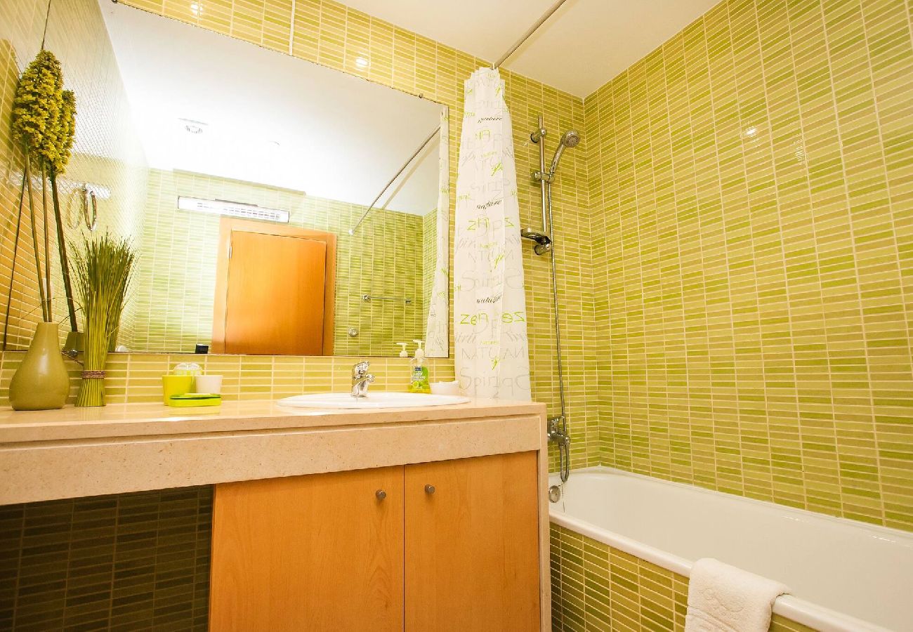 Apartamento en Albufeira - Fabulous Sunny Pool&Garden Condo by BeCherish