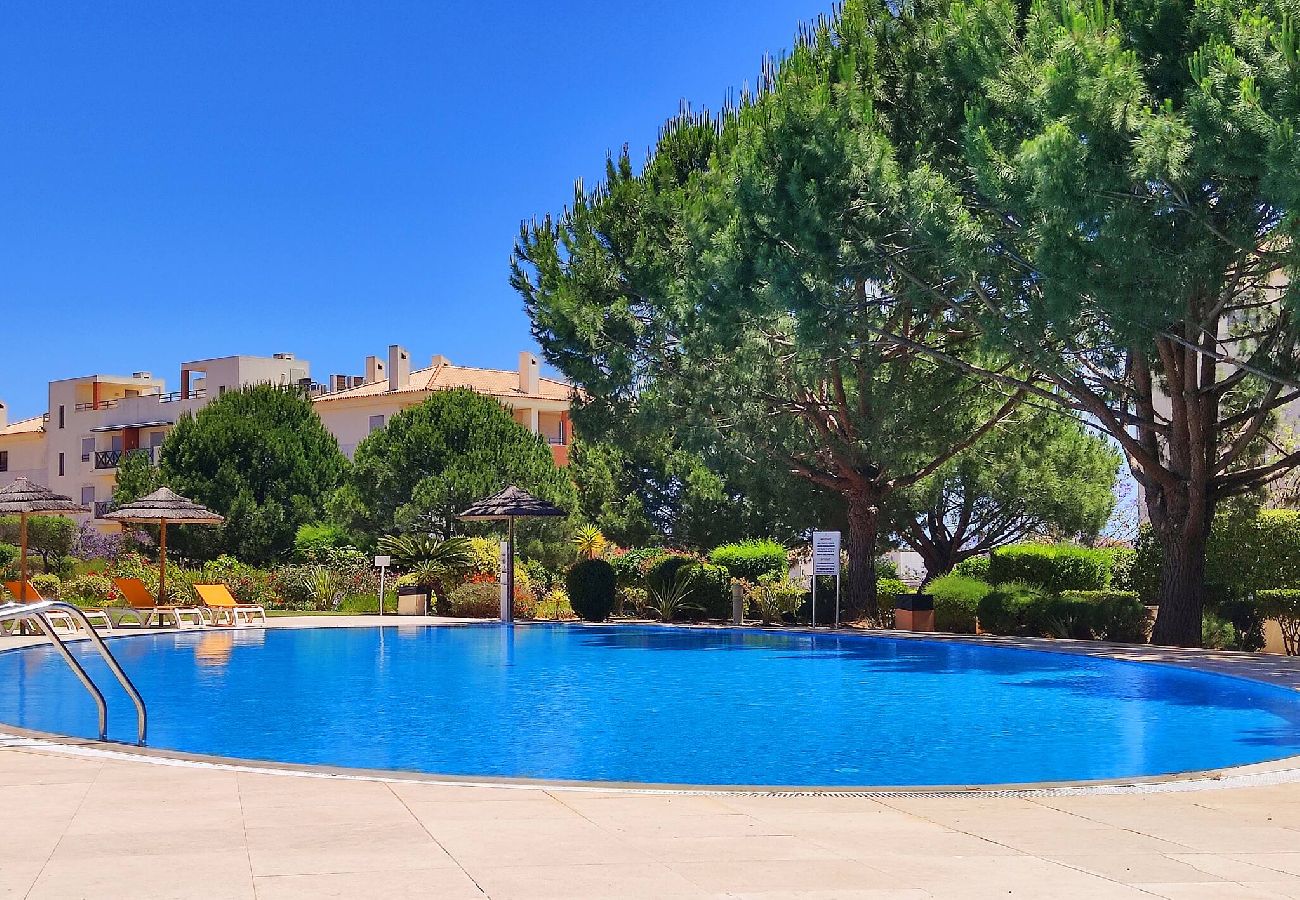 Apartamento en Albufeira - Fabulous Sunny Pool&Garden Condo by BeCherish