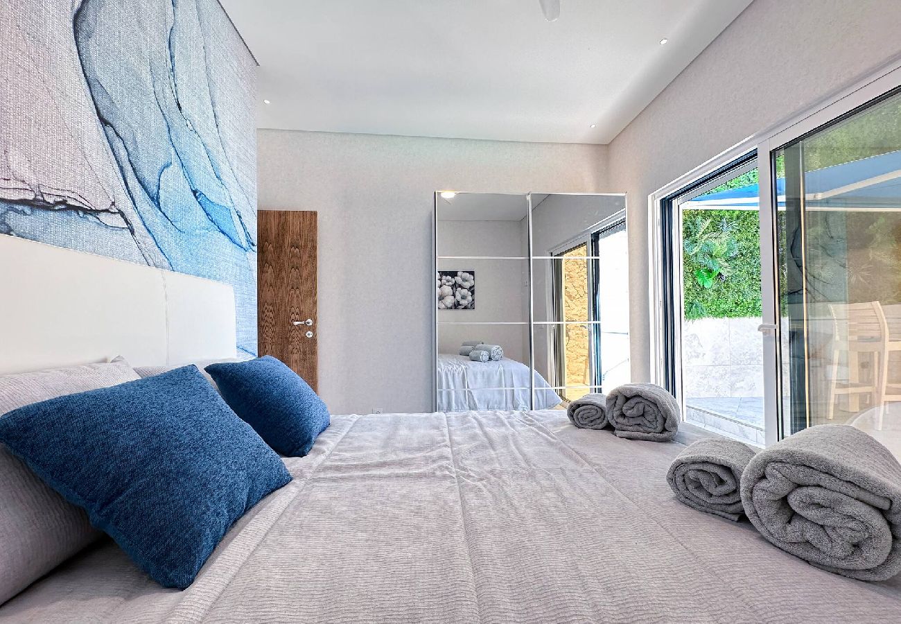 Casa en Albufeira - Luxury Beach House - Casa do Farol by BeCherish