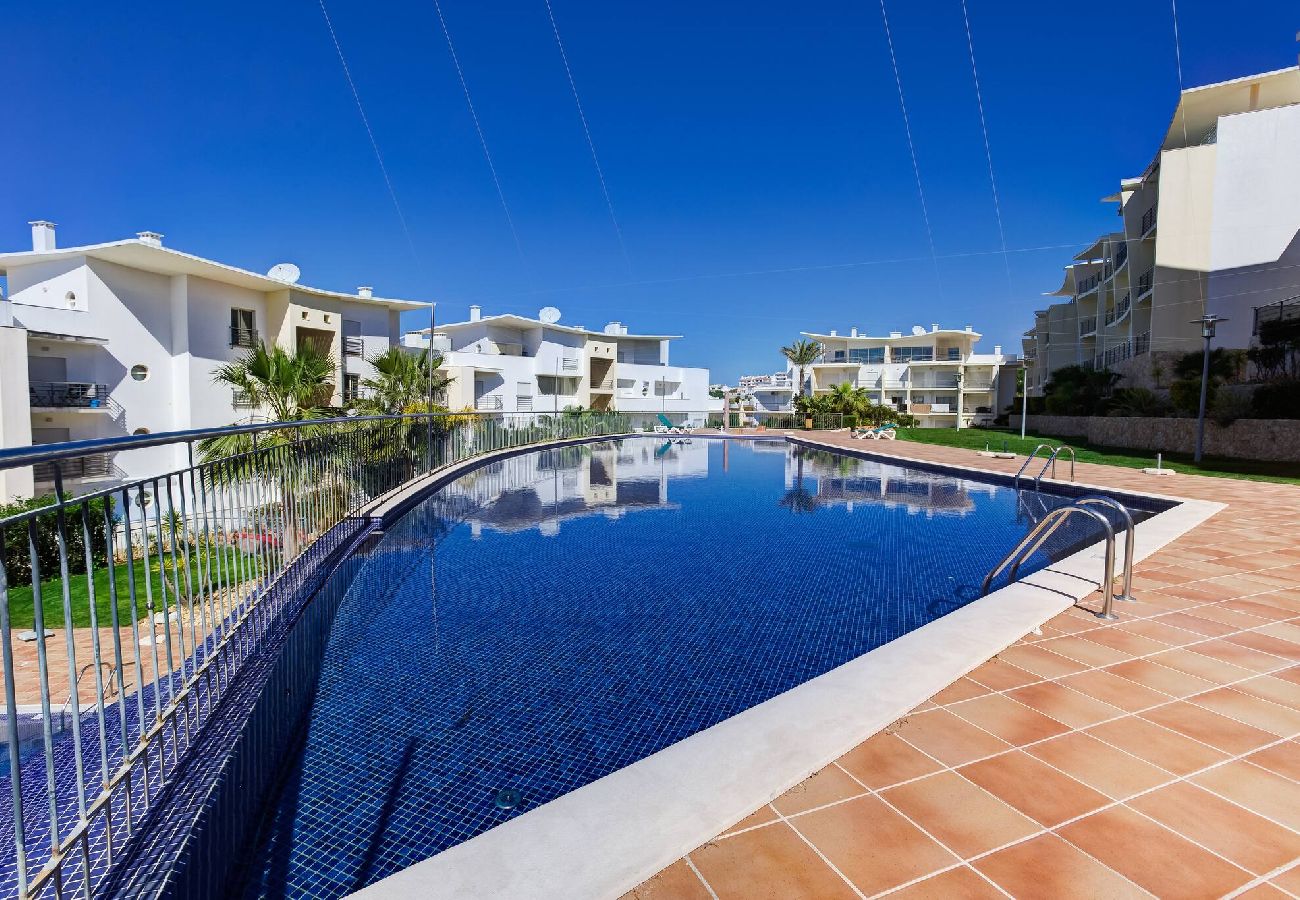 Apartamento en Albufeira - Apartamento de Lujo de 2 Dormitorios con Piscina y Vista al Mar by BeCherish