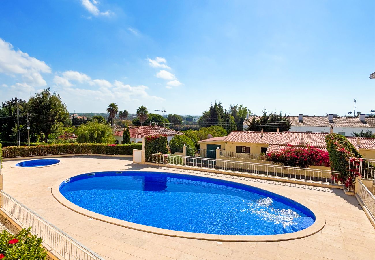 Casa en Albufeira - Balaia Poolside House with Sea View by BeCherish