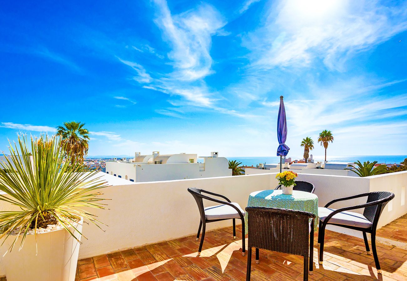 Apartamento en Albufeira - WindMill Rooftop Panoramic OceanView Condo By BeCherish