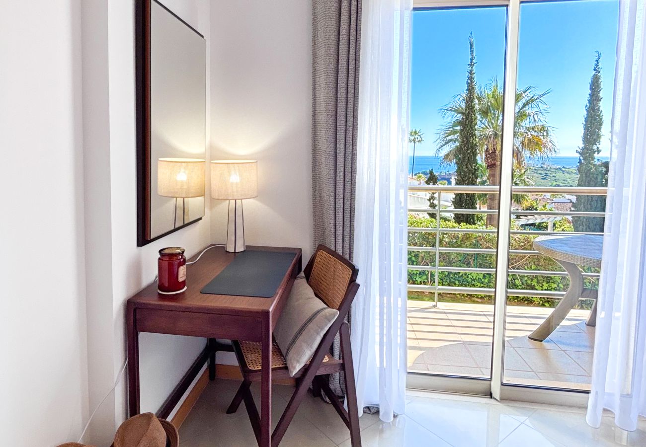 Apartamento en Albufeira - Albufeira Orada Sea View by BeCherish