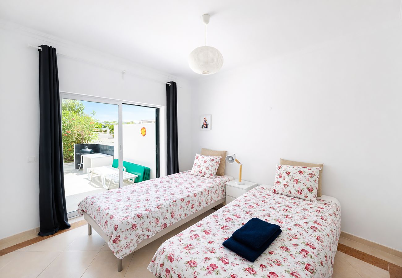 Casa adosada en Albufeira - House w/ Pool - 5min Walk to Alemães Beach by BeCherish