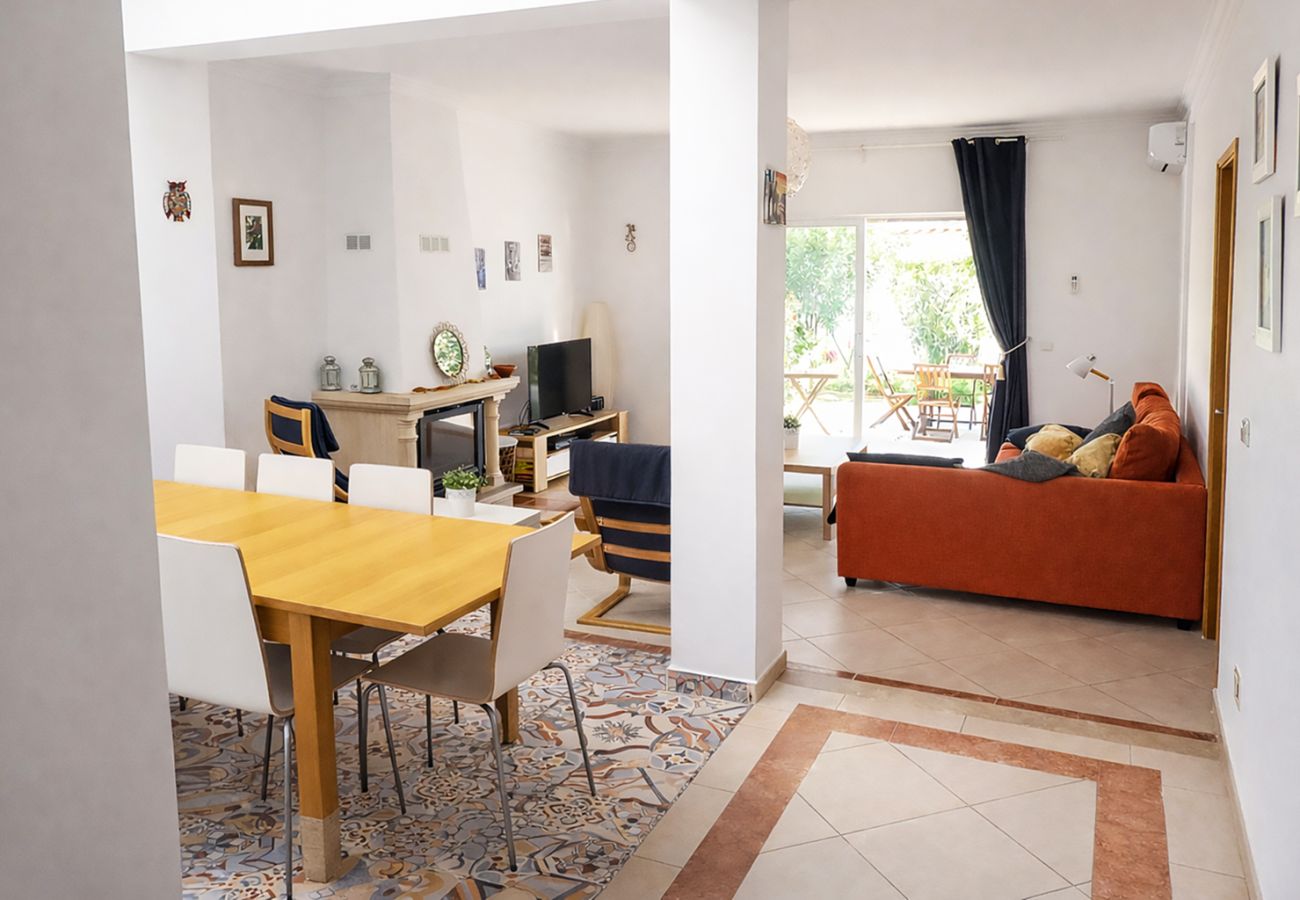 Casa adosada en Albufeira - House w/ Pool - 5min Walk to Alemães Beach by BeCherish