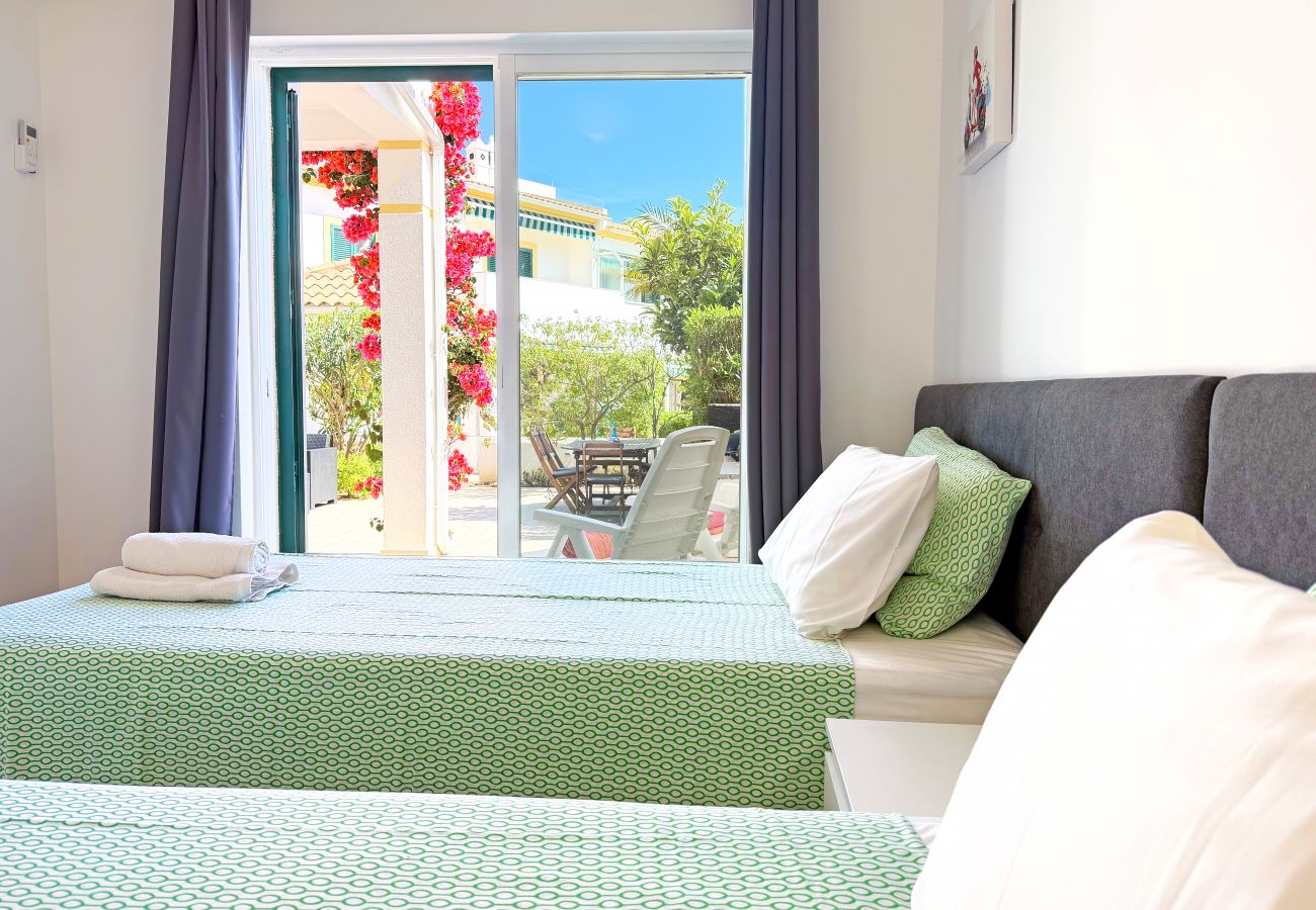 Casa adosada en Albufeira - House w/ Pool - 5min Walk to Alemães Beach by BeCherish