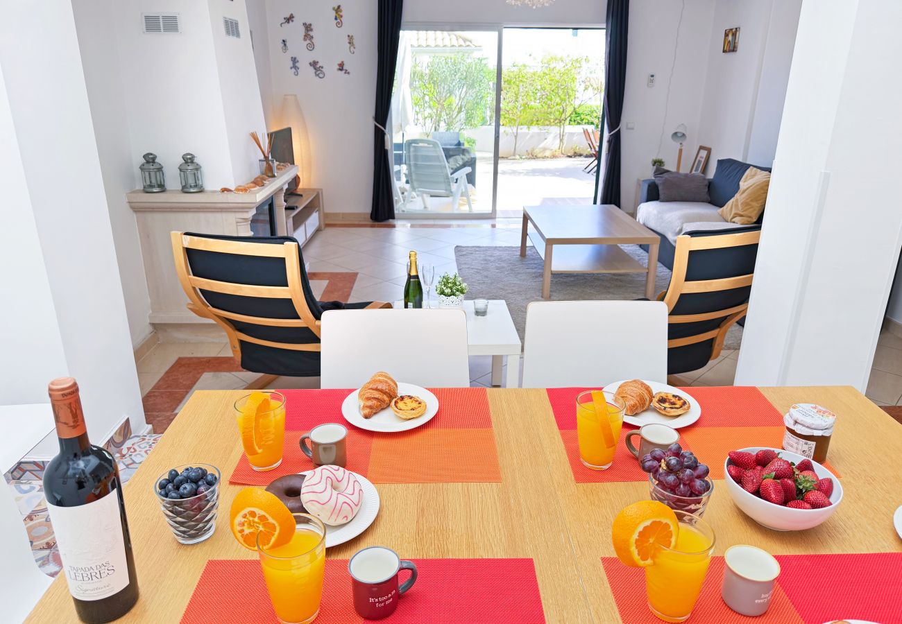 Casa adosada en Albufeira - House w/ Pool - 5min Walk to Alemães Beach by BeCherish