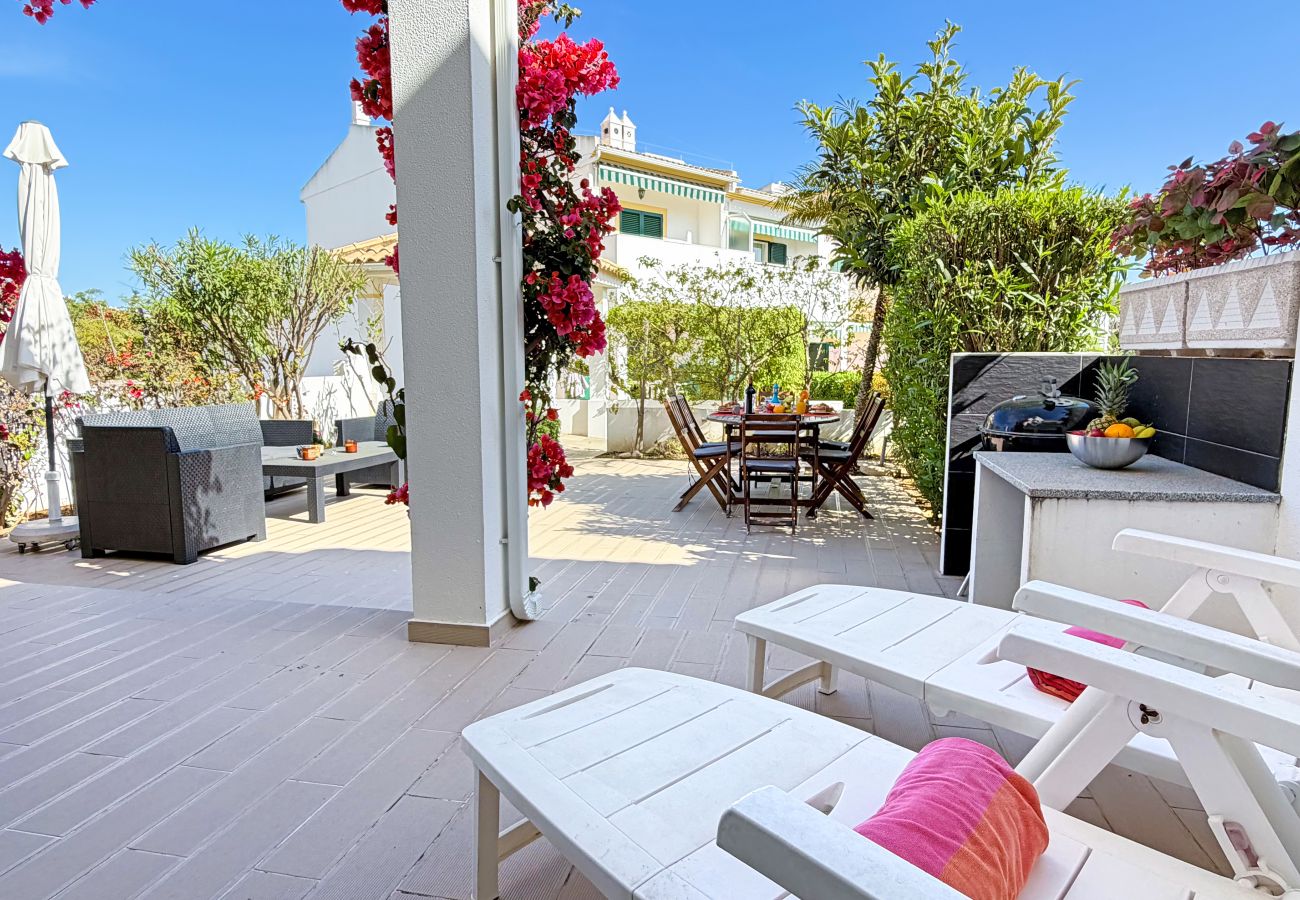 Casa adosada en Albufeira - House w/ Pool - 5min Walk to Alemães Beach by BeCherish
