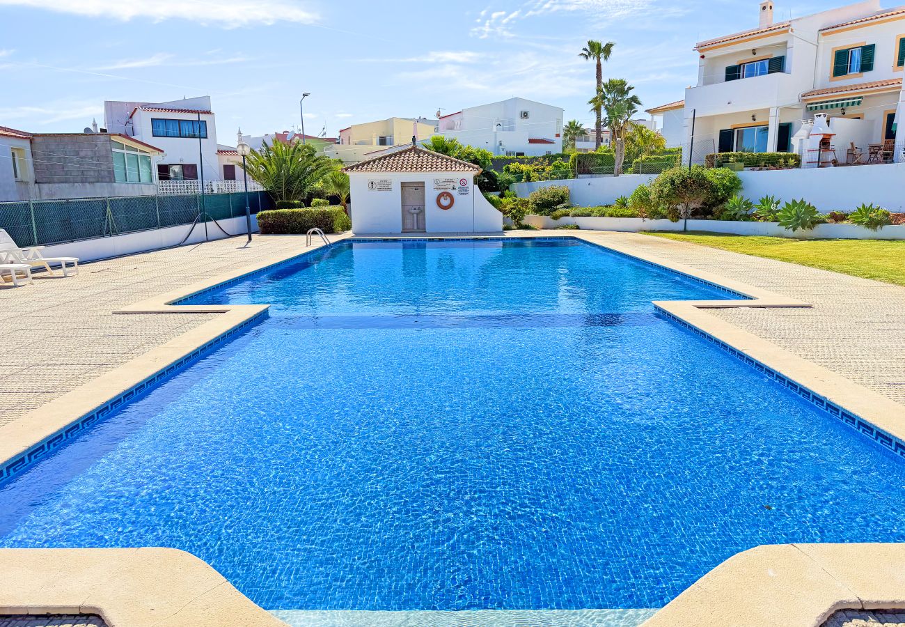 Casa adosada en Albufeira - House w/ Pool - 5min Walk to Alemães Beach by BeCherish