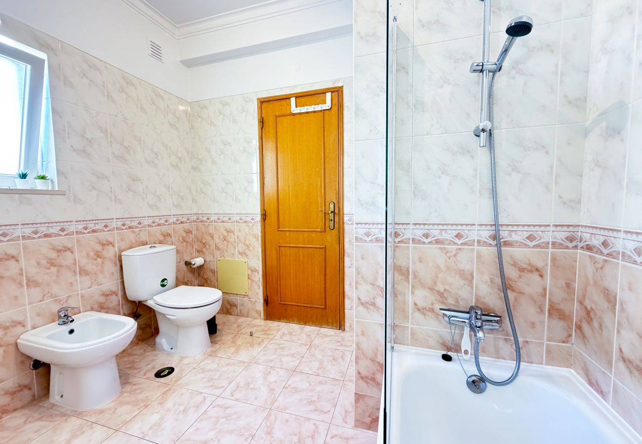 Casa adosada en Albufeira - House w/ Pool - 5min Walk to Alemães Beach by BeCherish