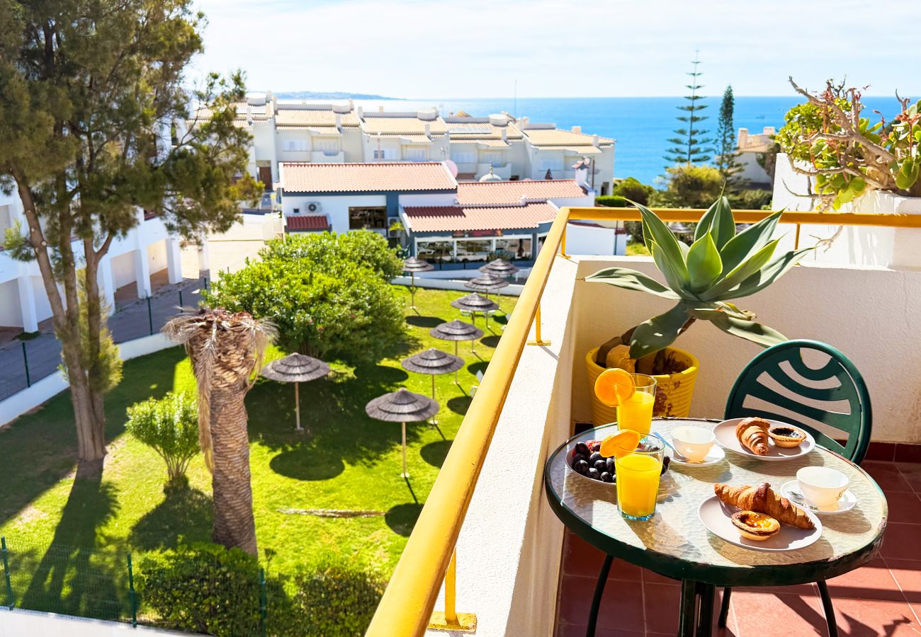 Apartamento en Porches - Palmtree Ocean View Condo By BeCherish