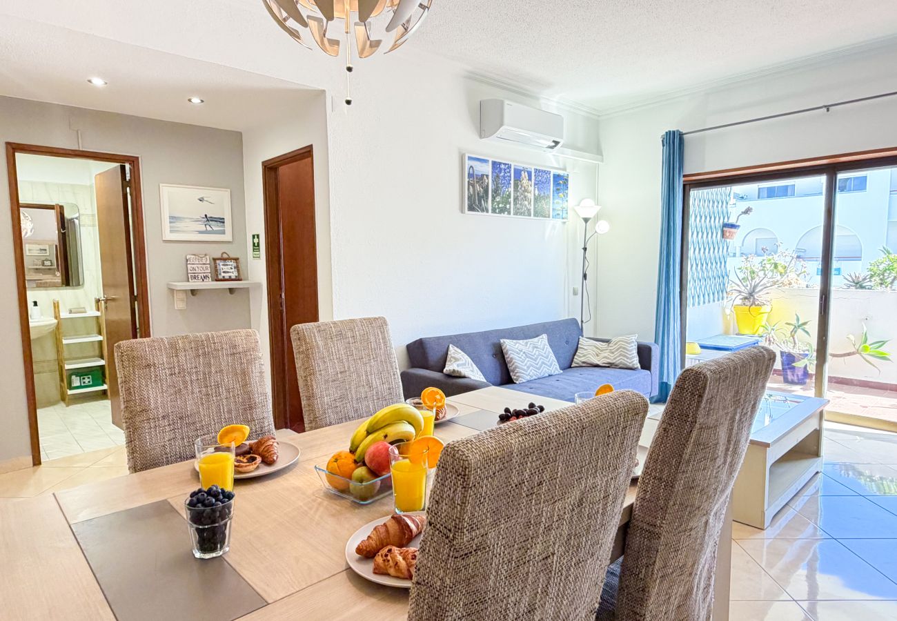 Apartamento en Porches - Palmtree Ocean View Condo By BeCherish