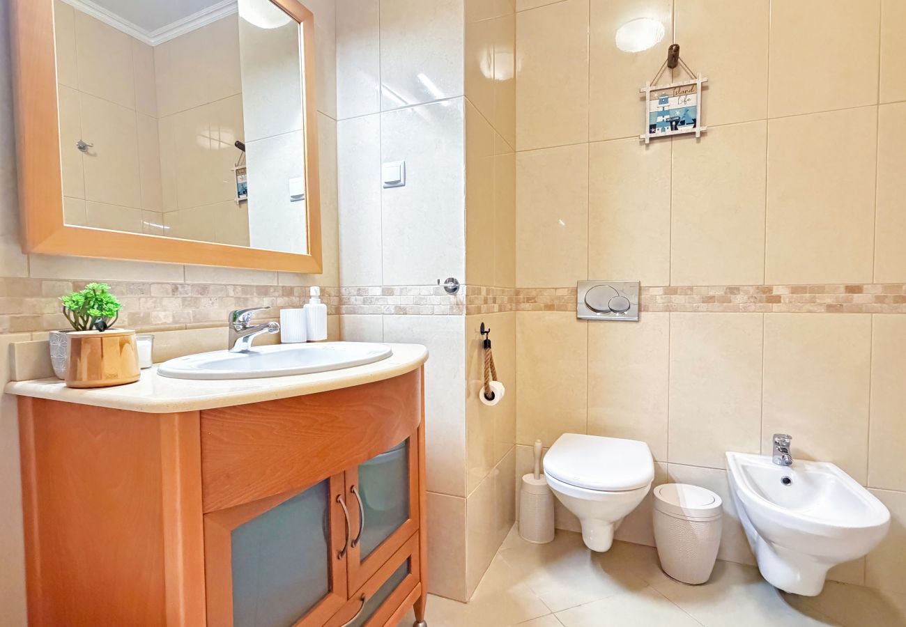 Apartamento en Albufeira - OceanView Paradise with Pool and Tennis Court